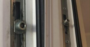 Save on heating! The window manufacturer won't tell you about this plastic window trick