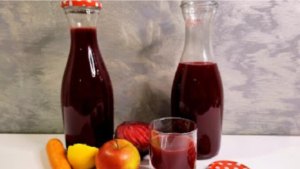 Domácí sirup z červené řepy, jablek a mrkve