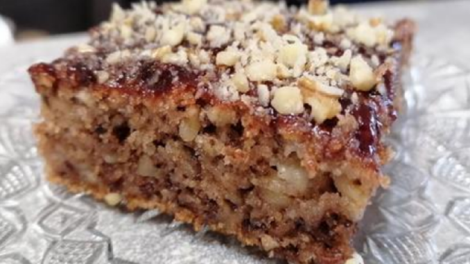 JABLKOVÝ KOLÁČ S OŘECHY