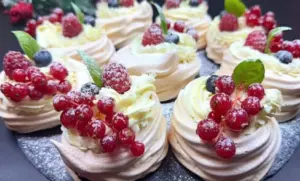 Mini pavlovy dortíčky